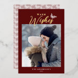 Weihnachts Modern Calligraphy Foto Red Gold Folien Feiertagskarte<br><div class="desc">Diese moderne minimale saisonale Karte bietet ein Foto auf dunkelrotem Hintergrund. Das Design ist mit Goldfolienkalligraphie und einer kleinen Grafik eines Winter botanischen Akzent.</div>