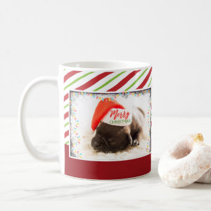 Weihnachts-Mops in Weihnachtsmannmütze mit Weihnac Kaffeetasse