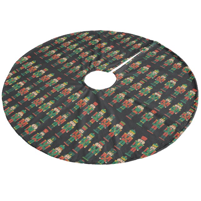 Weihnachts-Nussknacker auf Schwarz Fleece Weihnachtsbaumdecke (Schrägansicht)