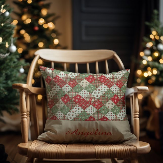 Weihnachts-Patchwork-Name Grün Rot beige Kissen (Von Creator hochgeladen)