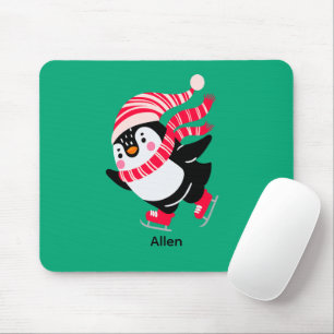 Weihnachts-Penguin in einem Hut und Scarf auf Skat Mousepad