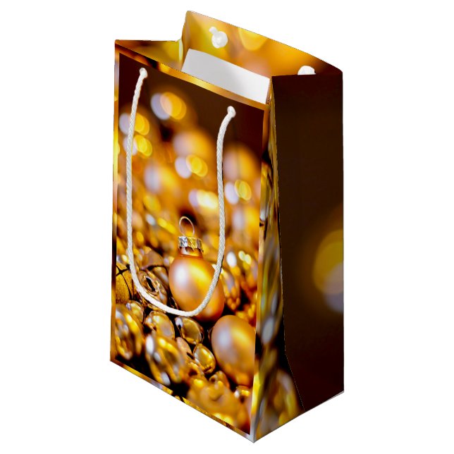 Weihnachts-Rose Gold Baubles Kleine Geschenktüte (Vorderseite Schrägansicht)