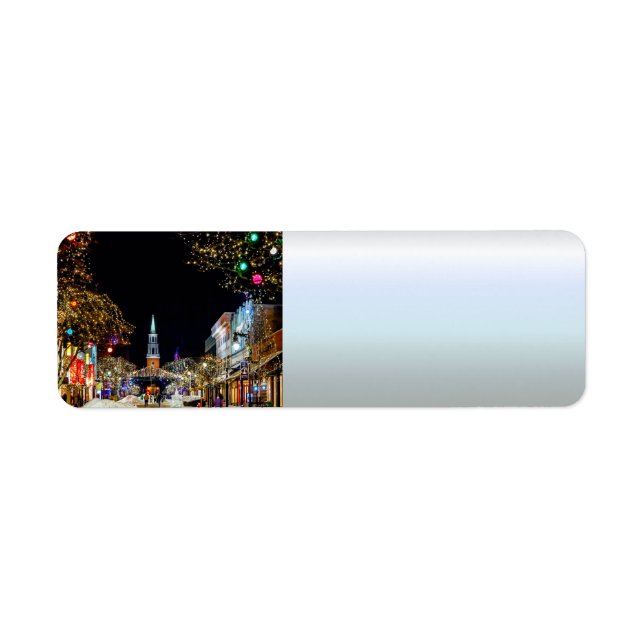 Weihnachts-Street-Kirche und Schnee (Vorne)