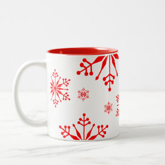 Weihnachts-Tasse mit Schneeflocken in Rot. Zweifarbige Tasse