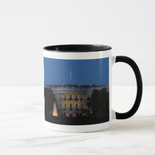 Weihnachts-Weiße Haus am Abend in Washington DC Tasse