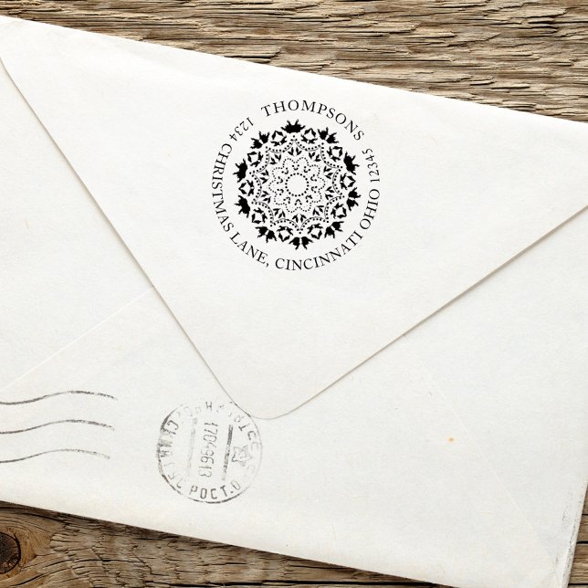 Weihnachts-Winter-Rücksendeadresse Permastempel (Christmas holiday greenery, foliage, circle mandala design.)