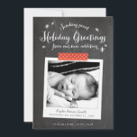 Weihnachtsankündigung von Chalkboard Feiertagskarte<br><div class="desc">Diese Weihnachtskarte ist die ideale Wahl für neue Eltern und präsentiert Ihnen Ihre süße Neuheit in modernem rustikalem Stil mit Chalkboard-Hintergrund und Stil-Foto-Rahmen mit rotem Polka Dot Waschband. Personalisieren Sie die Vorderseite mit den Geburtsdetails des Babys und den Rücken mit einem Foto und einer persönlichen Nachricht an Ihre Familie und...</div>