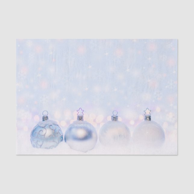 Weihnachtsbälle auf Schnee zum Feiern Seidenpapier (Vorderseite)