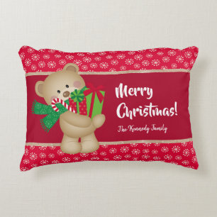 Weihnachtsbär mit Geschenk und Schneeflocken, rot Dekokissen