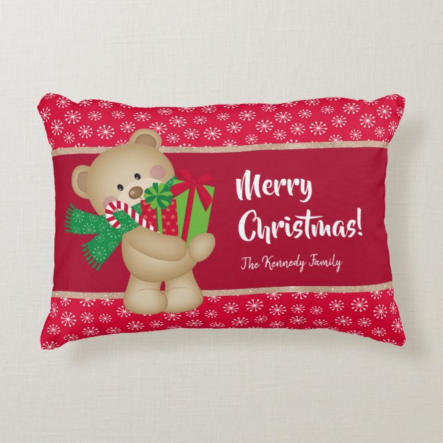 Weihnachtsbär mit Geschenk und Schneeflocken, rot Dekokissen (Vorderseite)