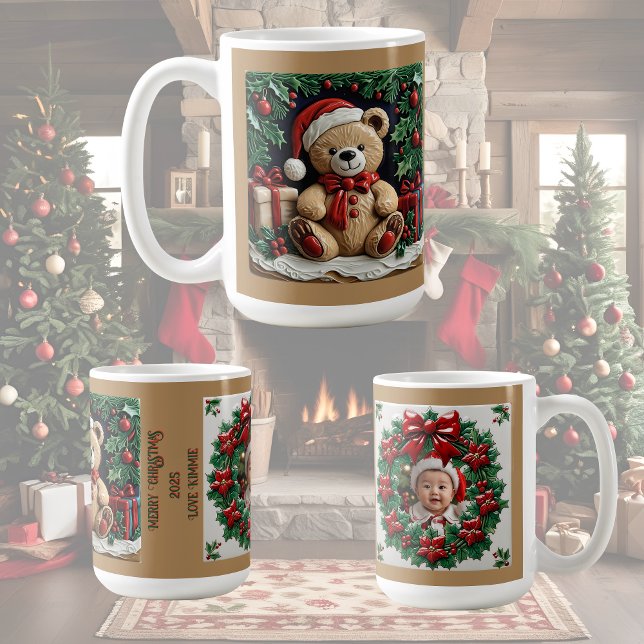 Weihnachtsbär und präsentiert individualisierbare  kaffeetasse (Von Creator hochgeladen)