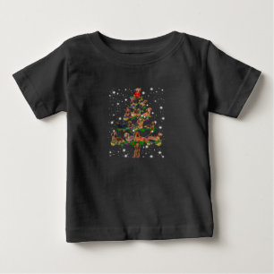 Weihnachtsbaum der Dackel, gedeckt durch Blitzlich Baby T-shirt