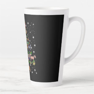 Weihnachtsbaum des Pferdes, bedeckt durch Blitzlic Milchtasse