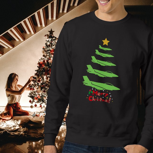 Weihnachtsbaum für Militärflugzeuge Spaß Sweatshirt (Von Creator hochgeladen)