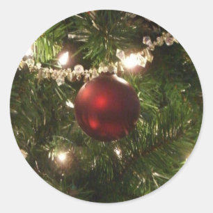 Weihnachtsbaum I Urlaub Hübsch grün und rot Runder Aufkleber