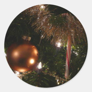 Weihnachtsbaum II Feiertage Rot und Gold Runder Aufkleber