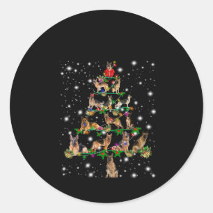 Weihnachtsbaum in Deutschland mit Lichteinfall Runder Aufkleber