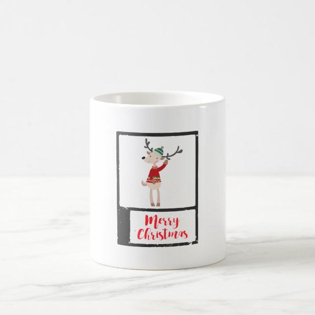 Weihnachtsbaum in einem üppigen Pullover Kaffeetasse (Mittel)