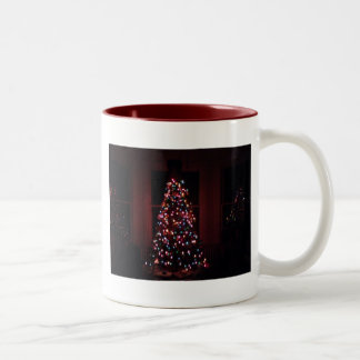Weihnachtsbaum in Fensterbild Zweifarbige Tasse