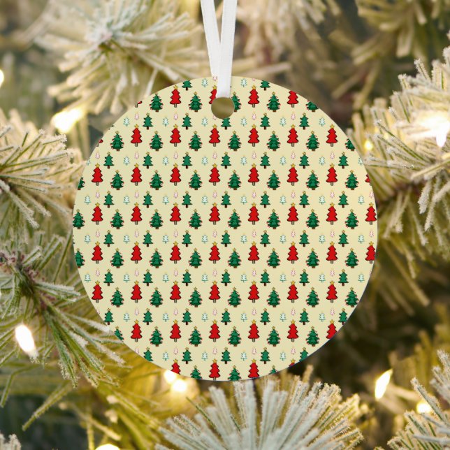 Weihnachtsbaum mit sternenüberragenden nahtlosen M Ornament Aus Metall (InSitu)