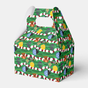 Weihnachtsbaum-Popcorn und Cranberries und Christb Geschenkschachtel