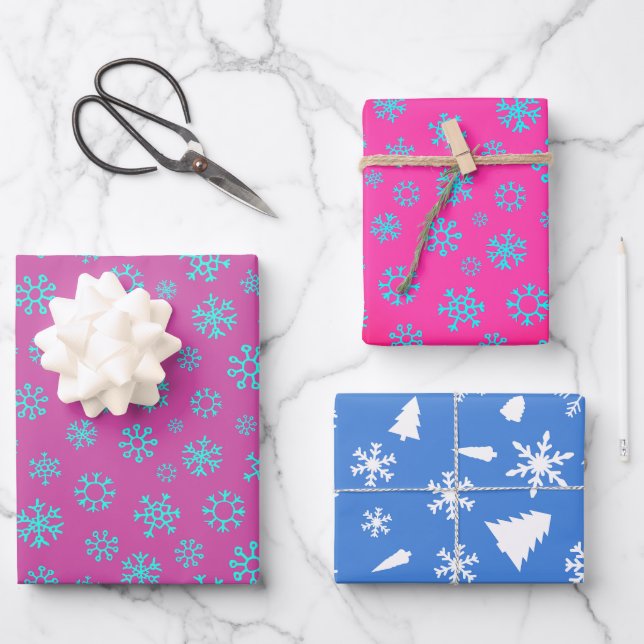 Weihnachtsbaum und Schneeflocken Geschenkpapier Set (Vorderseite)