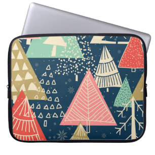 Weihnachtsbäume Festliche nahtlose Illustration. Laptopschutzhülle