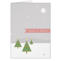 Weihnachtsbäume im Weltfrieden fallen Winter