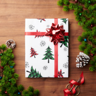 Weihnachtsbäume und Schneeflocken Geschenkpapier