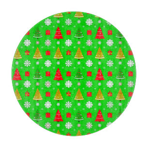 Weihnachtsbäume und Schneeflocken Schneidebrett