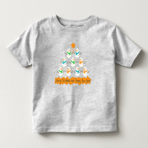 Weihnachtsbaumpyramide aus Weihnachtsschneemännern Kleinkind T-shirt