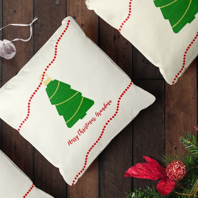 Weihnachtsbaumschmuck Kissen (Cute retro Christmas pillow with vintage green Christmas tree ornament and red beaded garland)