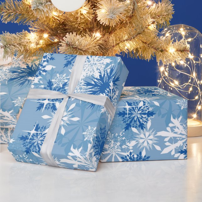 Weihnachtsblauer Schneeflockenwickler Geschenkpapier (Feiertage)