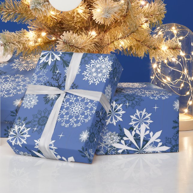 Weihnachtsblauer Schneeflockenwickler Geschenkpapier (Feiertage)