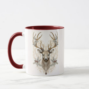 Weihnachtsbock mit Stechpalme und Beeren im Vintag Tasse