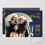 Weihnachtsbogen 2 Fotos Modernes Minimalgold Folien Feiertagskarte<br><div class="desc">Diese elegante und moderne Weihnachtsgrüßkarte zeichnet sich durch ein minimalistisches Design aus,  das zwei Ihrer Lieblingsbilder in trendigen Bogenrahmen zeigt. Einfach anpassbar mit Ihrem Familiennamen und dem aktuellen Jahr in stilvollen Schriftart mit Goldfolien-Serifen auf klassisch blauem Hintergrund und Ihrer persönlichen Grußbotschaft auf der Rückseite.</div>