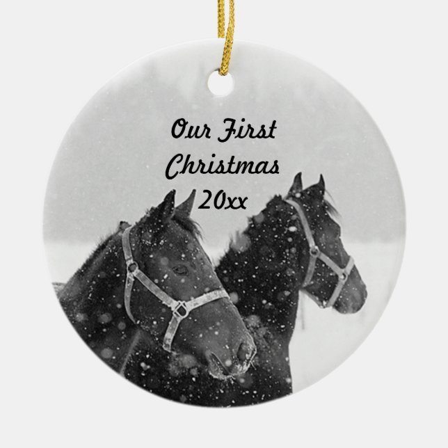 Weihnachtsdekoration Unser erstes Weihnachtsross-T Keramik Ornament (Vorne)