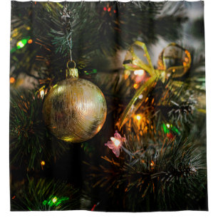 Weihnachtsdekorationen auf dem Weihnachtsbaum Duschvorhang