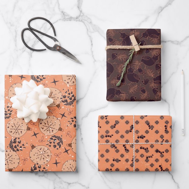 Weihnachtsdekorationen, Sterne, Kegel, Vögel auf Geschenkpapier Set (Vorderseite)
