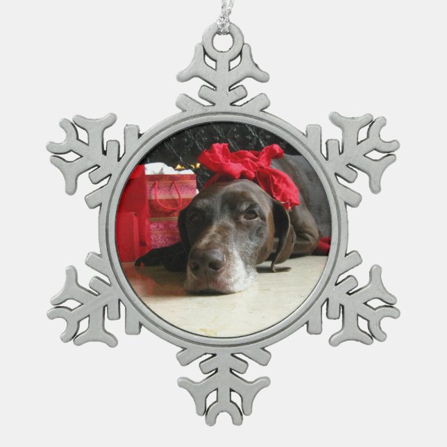 Weihnachtsdeutscher kurzhaariger Zeiger Schneeflocken Zinn-Ornament (Vorderseite)