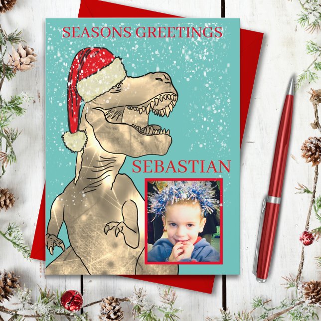 Weihnachtsdinosaurier Personalisiertes Foto Feiertagspostkarte (Christmas dinosaur personalized photo seasons greetings postcard)