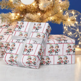 Weihnachtselfen in Wasserfarbe in Schneeflocken Geschenkpapier