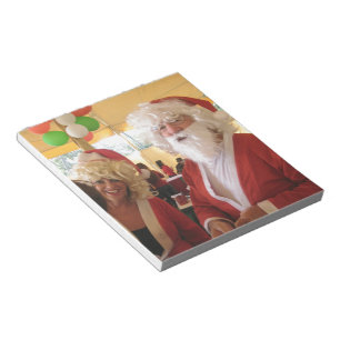 Weihnachtsfeier bei Santa & Mrs. Claus – Festlich Notizblock