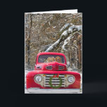 Weihnachtsfeier Feiertagskarte<br><div class="desc">Pair der goldenen Retrievers in einem roten Vintagen Lieferwagen LKW im Winterwald.</div>