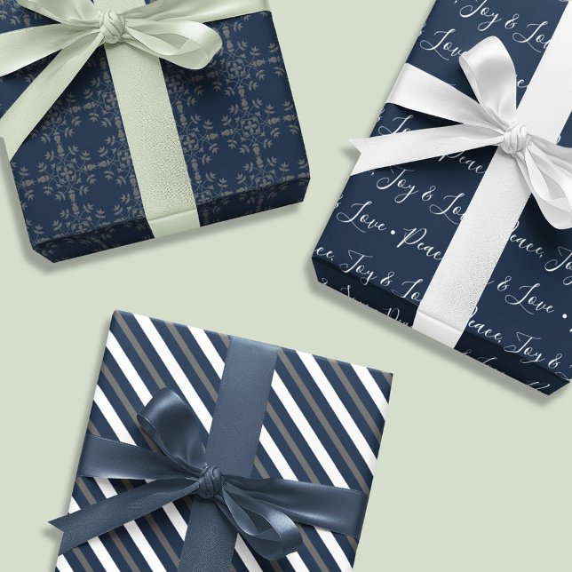 Weihnachtsfeiertag Elegante Klassische Marine Blau Geschenkpapier Set (Christmas elegant blue silver snowflake pattern, striped, and typography script.)