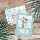 Weihnachtsfeiertag Joy Foto Simple Beach Budget Feiertagspostkarte<br><div class="desc">Dieses Design zeigt Weihnachts-Weihnachtsfeiertag modernen Weihnachtsurlaub Weihnachten schlicht modernes,  nautisches,  tropisches Foto Strand,  Familienbild 2 zwei Türkis,  und Dollar Küstentropen Ozean,  türkisfarbenes aquamarines,  trendige stilvolle,  einzigartige Typografie-Text,  whimsical Kalligraphie Skript-Schriftart,  moderne Urlaubsinsel minimalisten,  Weihnachts-Foto Gruhe Postkarten Gruhen-Gruß-Sprichwort Gruß-Zitat</div>
