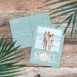 Weihnachtsfeiertag Weihnachten Foto Simple Beach B<br><div class="desc">Dieses Design bietet Weihnachts-Weihnachtsfeiertag modernen Weihnachtsurlaub Weihnachten einfach modernes,  nautisches,  tropisches Foto,  Familienbild 1 ein Türkis,  und Dollar Küstentropen Ozean,  türkisfarbenes Meer aquamarin,  trendige stilvolle,  einzigartige Typografie-Text,  whimsical Kalligraphie Skript-Schriftart,  moderne Urlaubsinsel minimalistisch,  Weihnachtsfeiertage Foto Gruhe Postkarten,  einfaches Weihnachten Gruhen Gruhen Sprichwort Gruhen Gruß  Zitat</div>