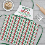 Weihnachtsgebäck Team Weihnachts-Cookie Party Grün Schürze<br><div class="desc">Feiern Sie gemeinsam auf der Zuhause in der Küche mit einer maßgeschneiderten, rot-grün gestreiften Holiday Baking Team Schürze. Der gesamte Text dieser Vorlage ist einfach anzupassen. Das Design besteht aus roten, grünen und weißen Streifen, niedlichen heiligen Blätter und Beeren, rollendem Button, Familienname und optionalem lustigen Titel. Fügen Sie eine lustige...</div>