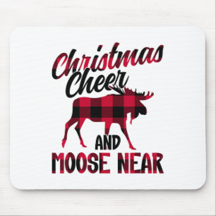 Weihnachtsgeschenk und Elche in der Nähe - Elch 2 Mousepad