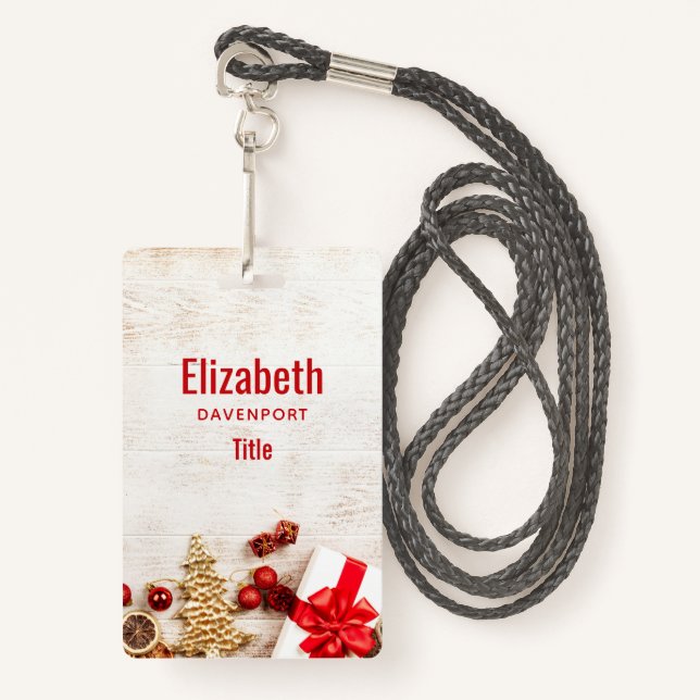 Weihnachtsgeschenkartikel auf einem rustikalen Hol Ausweis (Vorderseite mit Schlüsselband)